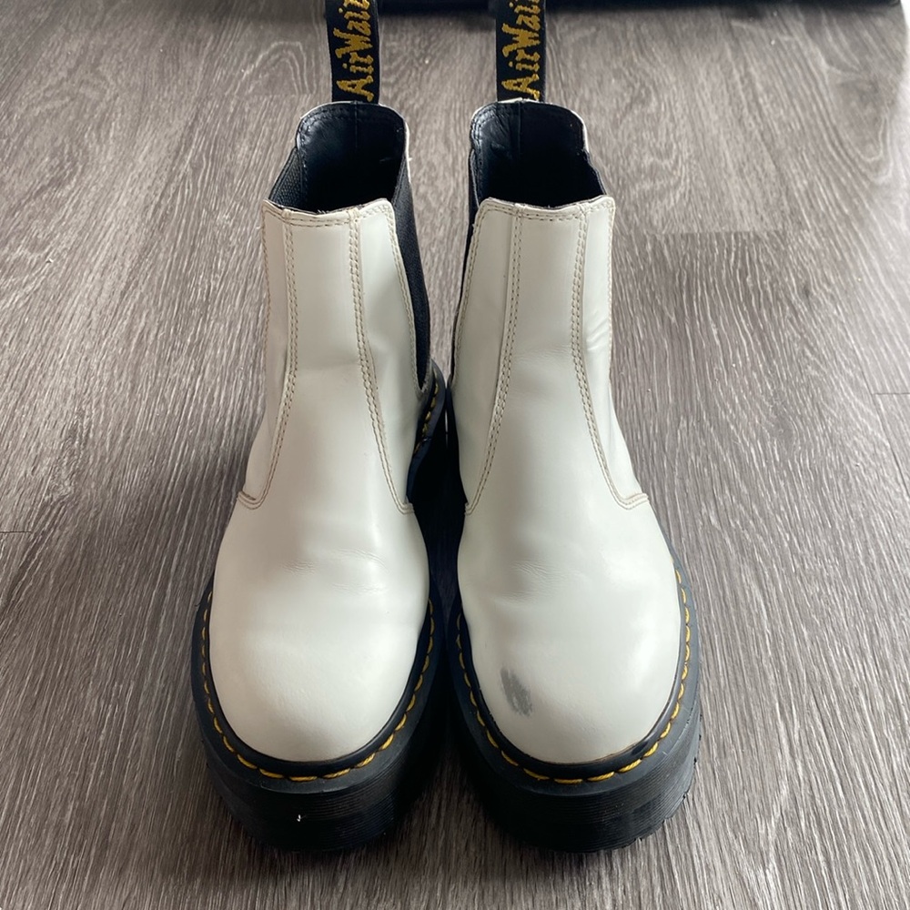 Used w/ Flaws - Dr Martens Chelsea Quad 2976 Platform Lug Boot EU 39/US W 8